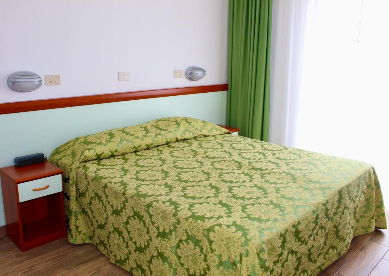 Hotel Cristina Γκράντο Εξωτερικό φωτογραφία
